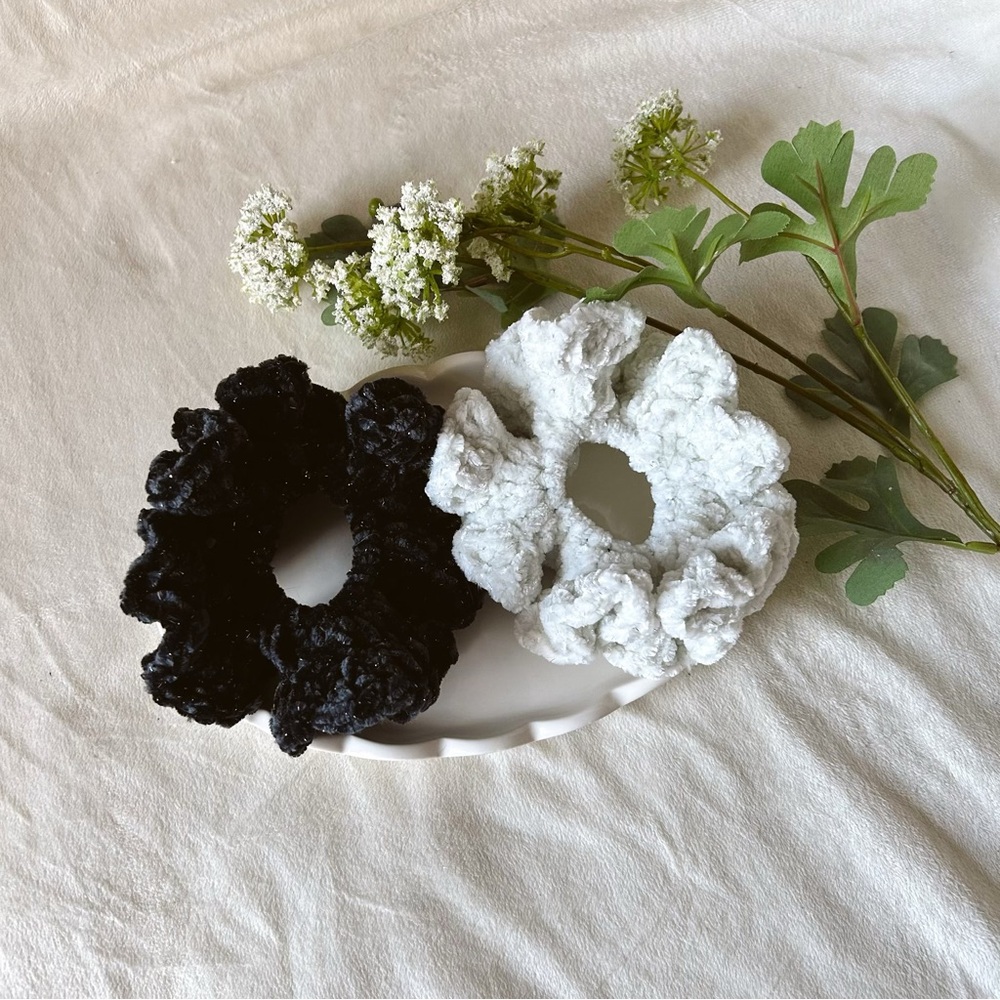 black and white everyday set of scrunchies handmade